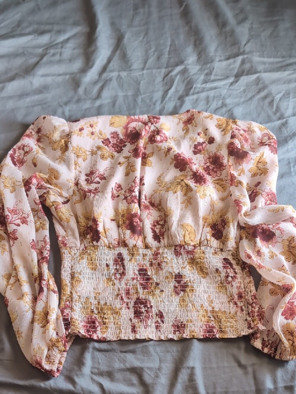 Express Blush Floral Smocked Waist Long Sleeve Top - Picture 4 of 5